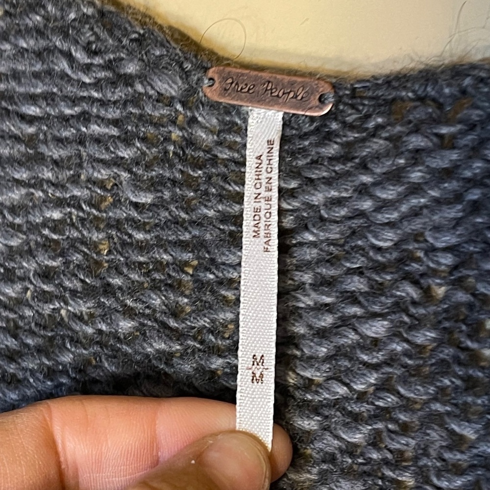 Free People Gray Knit Sweater with Patterned Hem - Picture 4 of 7